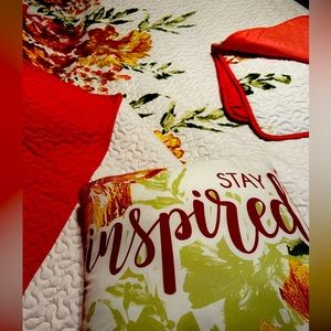 Beautiful king size quilt with 2 shams and throw pillow.